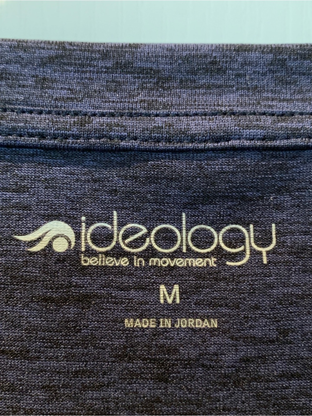 IDEOLOGY Women’s Blue V-neck Athletic T-shirt Size Medium - Picture 3 of 10